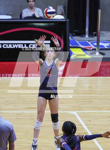Thumbnail 2 in Dripping Springs vs. Tompkins (UIL 6A Final) photogallery.