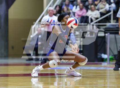 Thumbnail 3 in Dripping Springs vs. Tompkins (UIL 6A Final) photogallery.