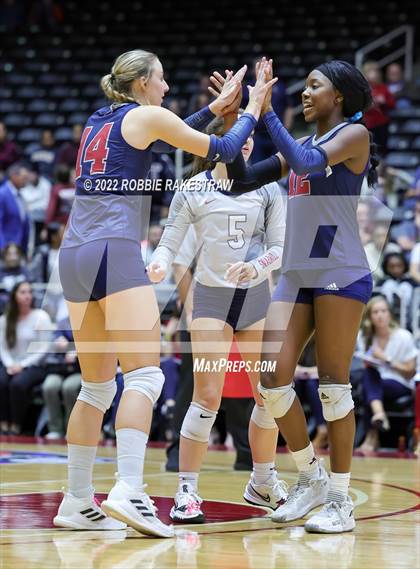 Thumbnail 1 in Dripping Springs vs. Tompkins (UIL 6A Final) photogallery.