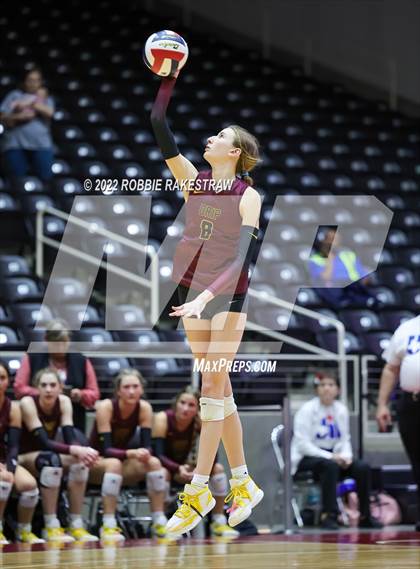 Thumbnail 3 in Dripping Springs vs. Tompkins (UIL 6A Final) photogallery.