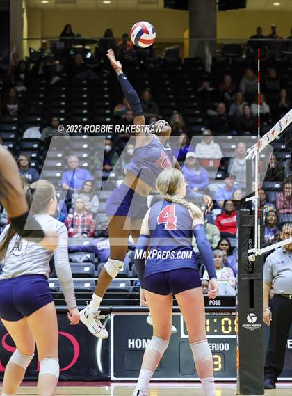 Thumbnail 3 in Dripping Springs vs. Tompkins (UIL 6A Final) photogallery.