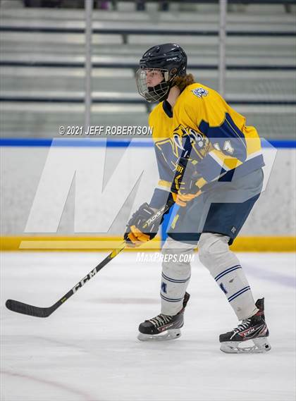 Thumbnail 1 in Forest Hills Central vs. Mattawan (MHSAA D3 Regional 1st Round Playoff) photogallery.