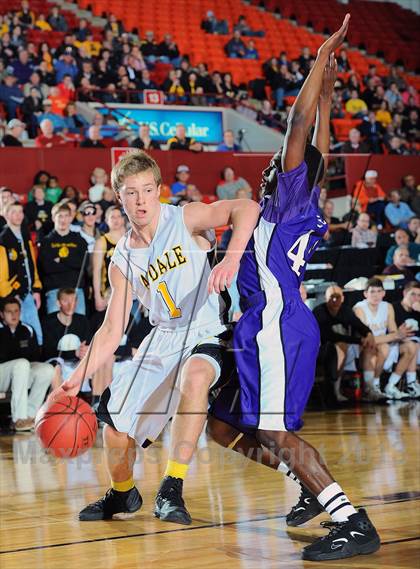 Thumbnail 1 in Piper vs. Andale (KSHSAA 4A  1st Round) photogallery.