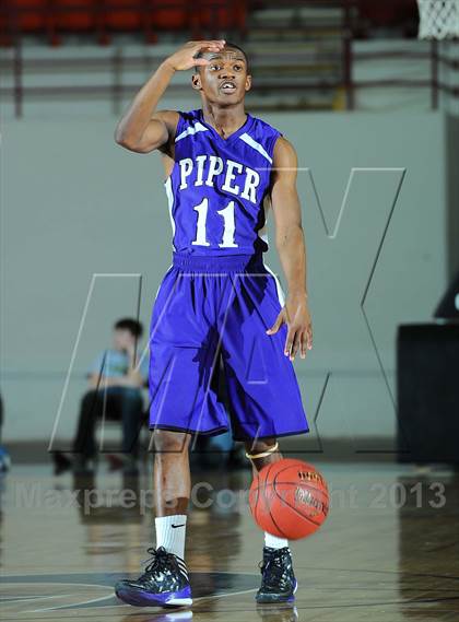 Thumbnail 3 in Piper vs. Andale (KSHSAA 4A  1st Round) photogallery.