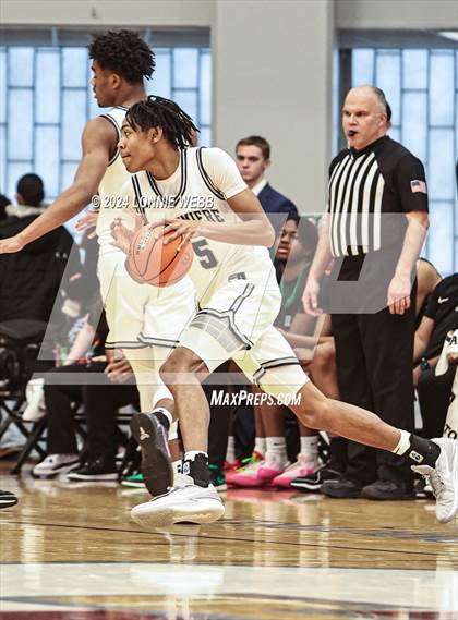 Thumbnail 3 in La Lumiere vs. AZ Compass (Spalding Hoophall Classic) photogallery.