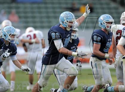 Thumbnail 2 in Corona del Mar vs. Sacred Heart Prep (CIF State D3 Final) photogallery.