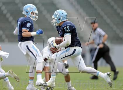 Thumbnail 1 in Corona del Mar vs. Sacred Heart Prep (CIF State D3 Final) photogallery.