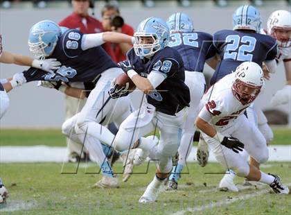 Thumbnail 2 in Corona del Mar vs. Sacred Heart Prep (CIF State D3 Final) photogallery.