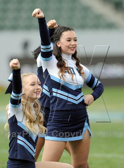 Thumbnail 2 in Corona del Mar vs. Sacred Heart Prep (CIF State D3 Final) photogallery.