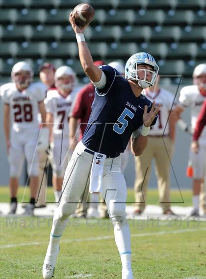 Thumbnail 2 in Corona del Mar vs. Sacred Heart Prep (CIF State D3 Final) photogallery.