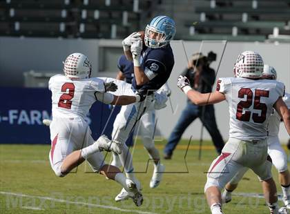 Thumbnail 2 in Corona del Mar vs. Sacred Heart Prep (CIF State D3 Final) photogallery.
