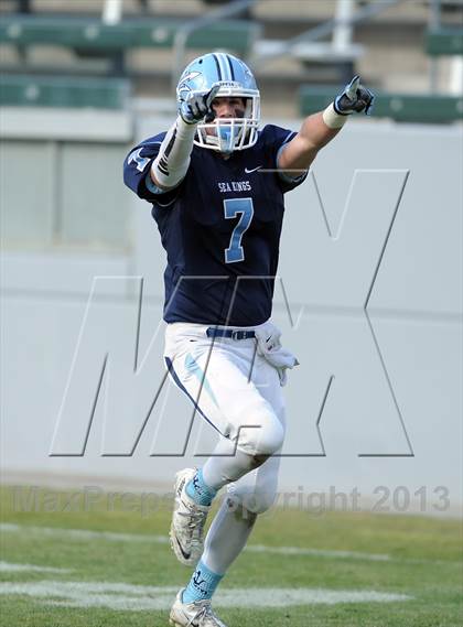 Thumbnail 3 in Corona del Mar vs. Sacred Heart Prep (CIF State D3 Final) photogallery.