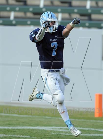 Thumbnail 2 in Corona del Mar vs. Sacred Heart Prep (CIF State D3 Final) photogallery.