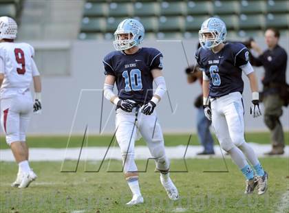 Thumbnail 2 in Corona del Mar vs. Sacred Heart Prep (CIF State D3 Final) photogallery.