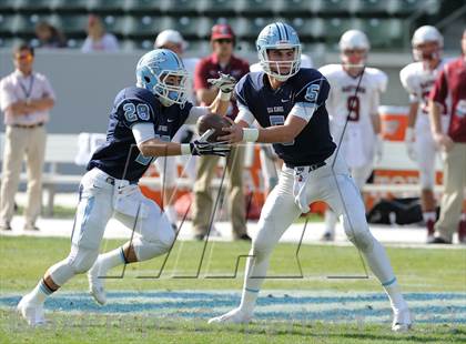 Thumbnail 3 in Corona del Mar vs. Sacred Heart Prep (CIF State D3 Final) photogallery.