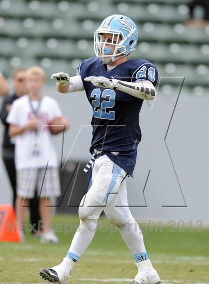 Thumbnail 2 in Corona del Mar vs. Sacred Heart Prep (CIF State D3 Final) photogallery.