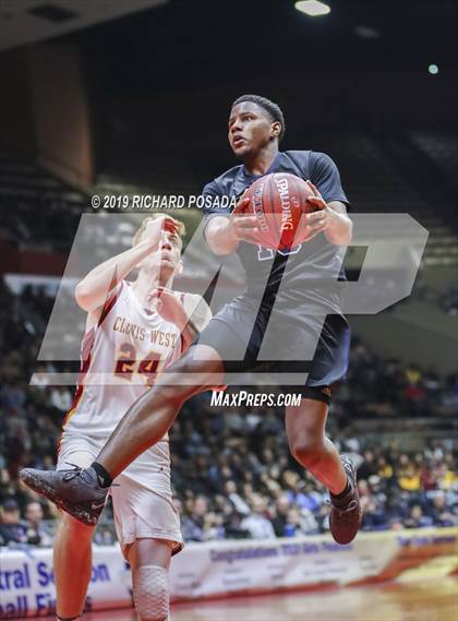 Thumbnail 1 in Bullard vs. Clovis West (CIF CS D1 Final) photogallery.