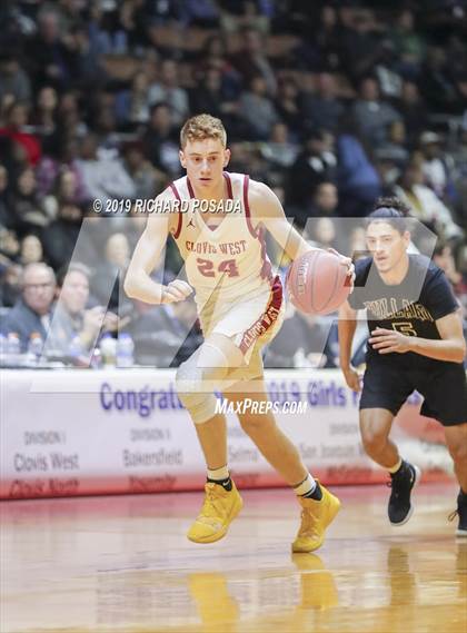 Thumbnail 2 in Bullard vs. Clovis West (CIF CS D1 Final) photogallery.