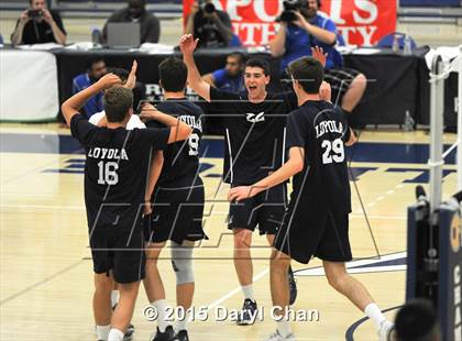 Thumbnail 2 in Loyola vs. Huntington Beach (CIF SoCal Regional D1 Final) photogallery.
