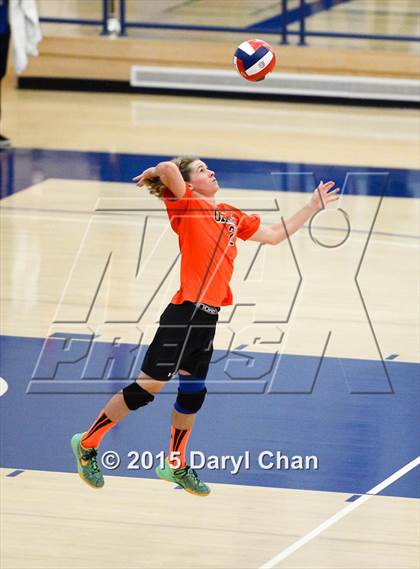 Thumbnail 2 in Loyola vs. Huntington Beach (CIF SoCal Regional D1 Final) photogallery.