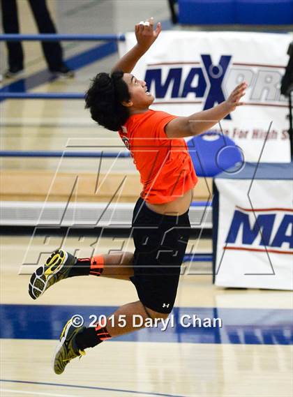 Thumbnail 1 in Loyola vs. Huntington Beach (CIF SoCal Regional D1 Final) photogallery.