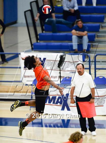Thumbnail 2 in Loyola vs. Huntington Beach (CIF SoCal Regional D1 Final) photogallery.