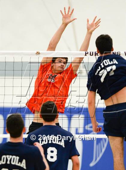 Thumbnail 3 in Loyola vs. Huntington Beach (CIF SoCal Regional D1 Final) photogallery.