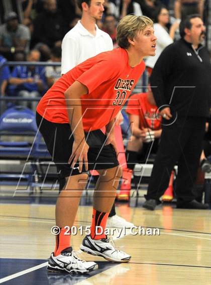 Thumbnail 2 in Loyola vs. Huntington Beach (CIF SoCal Regional D1 Final) photogallery.