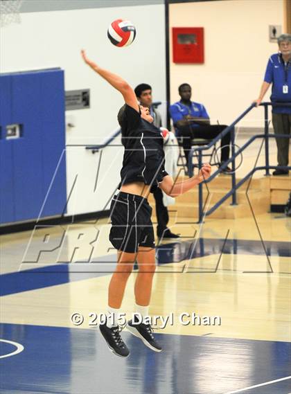 Thumbnail 2 in Loyola vs. Huntington Beach (CIF SoCal Regional D1 Final) photogallery.