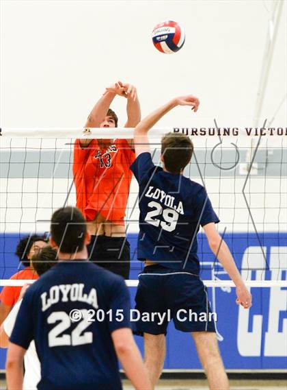 Thumbnail 2 in Loyola vs. Huntington Beach (CIF SoCal Regional D1 Final) photogallery.