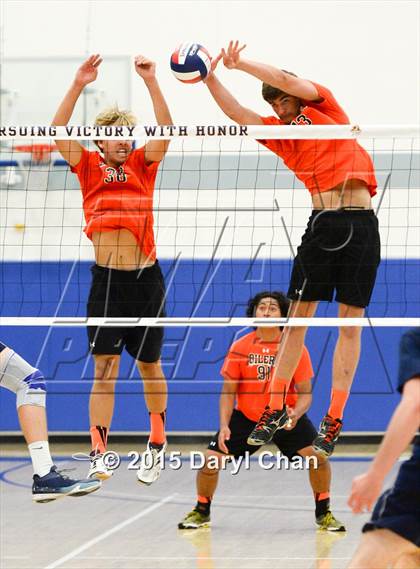 Thumbnail 3 in Loyola vs. Huntington Beach (CIF SoCal Regional D1 Final) photogallery.