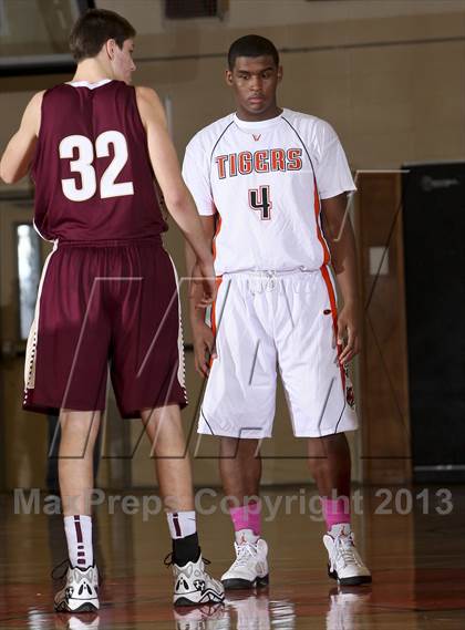 Thumbnail 2 in Spring Valley vs. Iona Prep (Harry Jefferson Showcase) photogallery.