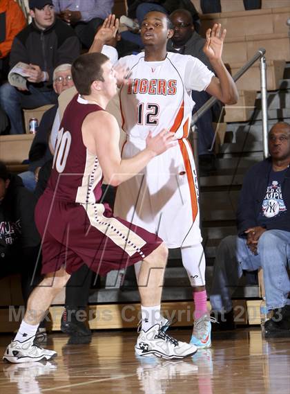 Thumbnail 3 in Spring Valley vs. Iona Prep (Harry Jefferson Showcase) photogallery.