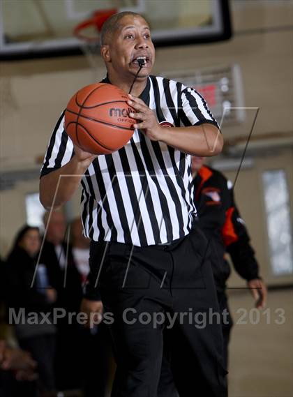 Thumbnail 3 in Spring Valley vs. Iona Prep (Harry Jefferson Showcase) photogallery.