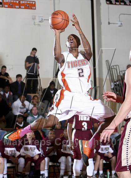 Thumbnail 2 in Spring Valley vs. Iona Prep (Harry Jefferson Showcase) photogallery.