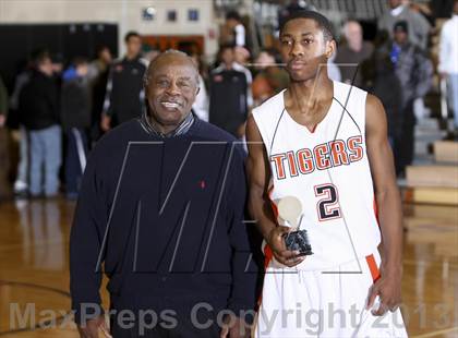 Thumbnail 2 in Spring Valley vs. Iona Prep (Harry Jefferson Showcase) photogallery.