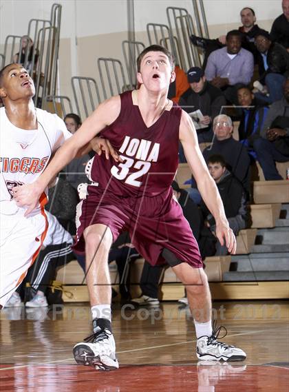 Thumbnail 1 in Spring Valley vs. Iona Prep (Harry Jefferson Showcase) photogallery.