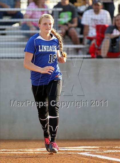 Thumbnail 1 in Lindale @ Crandall (3A Region 2 Bi-District Playoffs) photogallery.