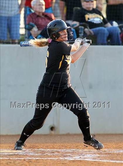Thumbnail 1 in Lindale @ Crandall (3A Region 2 Bi-District Playoffs) photogallery.