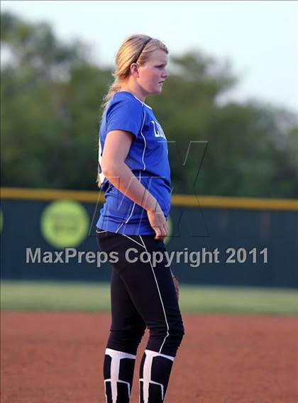 Thumbnail 3 in Lindale @ Crandall (3A Region 2 Bi-District Playoffs) photogallery.