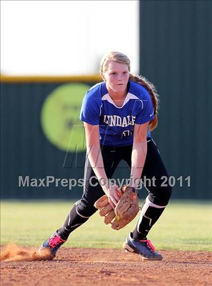 Thumbnail 1 in Lindale @ Crandall (3A Region 2 Bi-District Playoffs) photogallery.