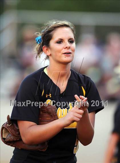 Thumbnail 2 in Lindale @ Crandall (3A Region 2 Bi-District Playoffs) photogallery.