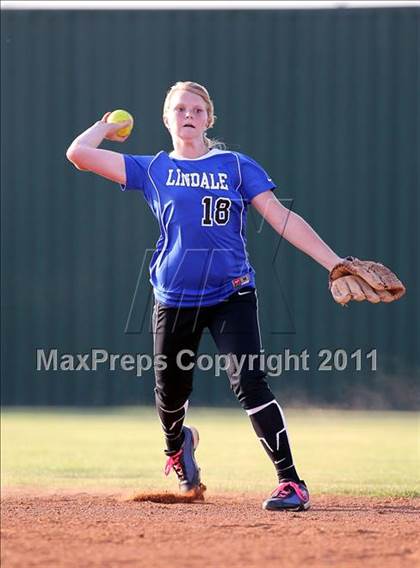 Thumbnail 2 in Lindale @ Crandall (3A Region 2 Bi-District Playoffs) photogallery.