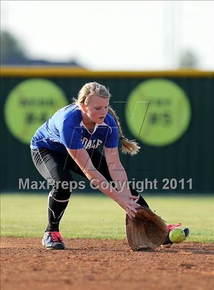 Thumbnail 3 in Lindale @ Crandall (3A Region 2 Bi-District Playoffs) photogallery.