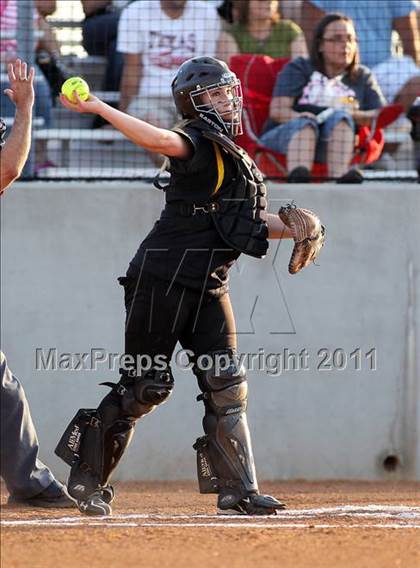 Thumbnail 1 in Lindale @ Crandall (3A Region 2 Bi-District Playoffs) photogallery.