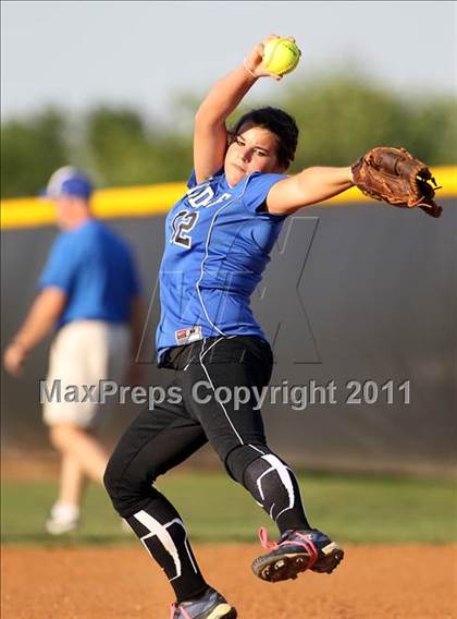 Thumbnail 3 in Lindale @ Crandall (3A Region 2 Bi-District Playoffs) photogallery.