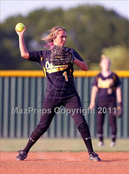 Thumbnail 3 in Lindale @ Crandall (3A Region 2 Bi-District Playoffs) photogallery.