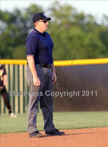 Thumbnail 1 in Lindale @ Crandall (3A Region 2 Bi-District Playoffs) photogallery.