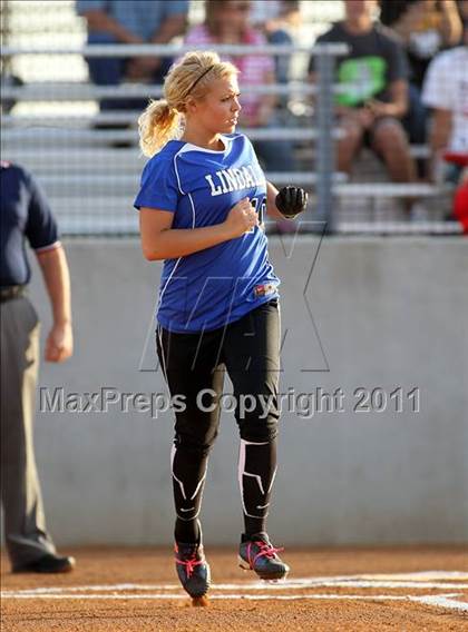 Thumbnail 1 in Lindale @ Crandall (3A Region 2 Bi-District Playoffs) photogallery.