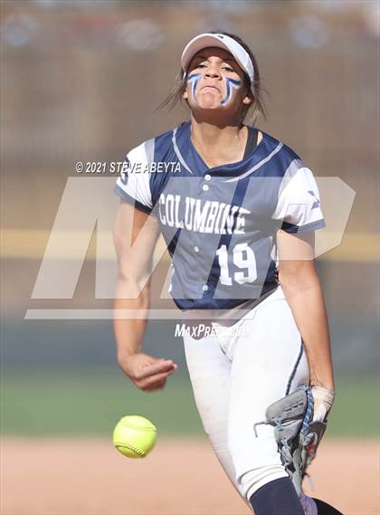 Thumbnail 1 in Columbine vs. Rock Canyon (CHSAA 5A 1st Round Playoff) photogallery.